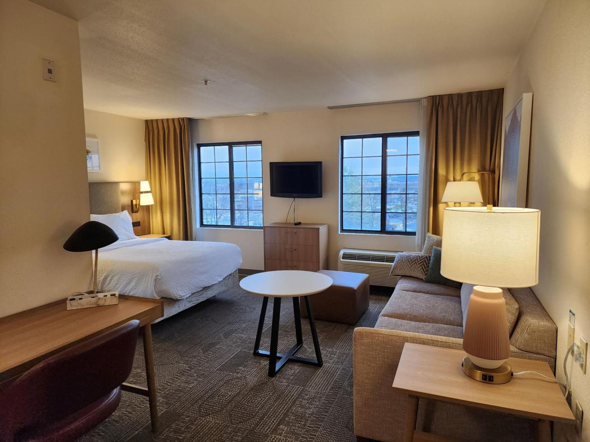 Staybridge Airport Lehigh Valley By Ihg Hotel Allentown
