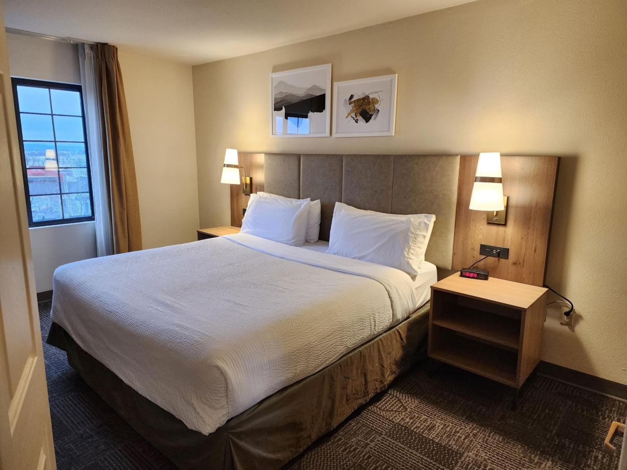 Staybridge Airport Lehigh Valley By Ihg Hotel
