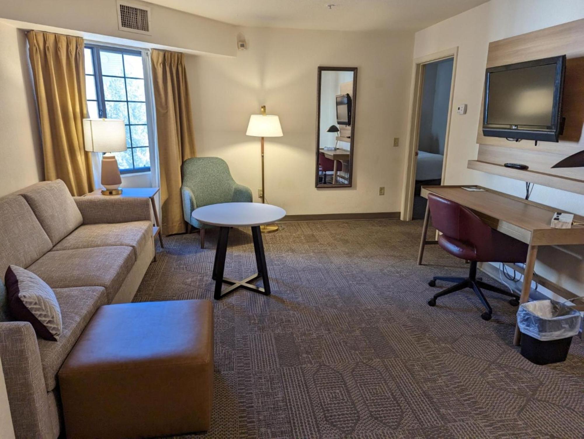 Hotel Staybridge Airport Lehigh Valley By Ihg 3*