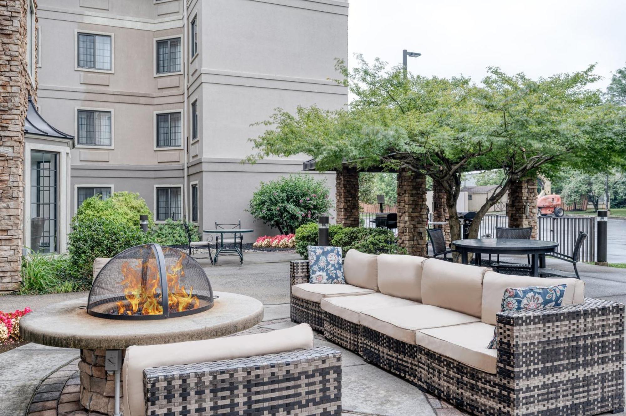 Staybridge Airport Lehigh Valley By Ihg Hotel
