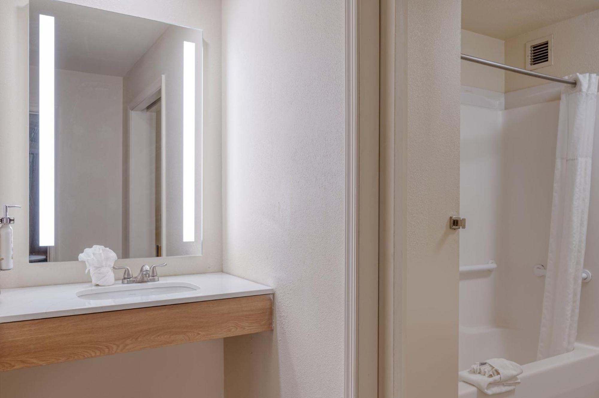Staybridge Airport Lehigh Valley By Ihg 3*