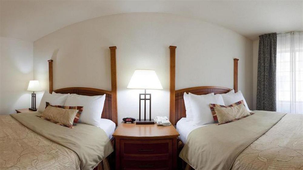 Staybridge Airport Lehigh Valley By Ihg Hotel