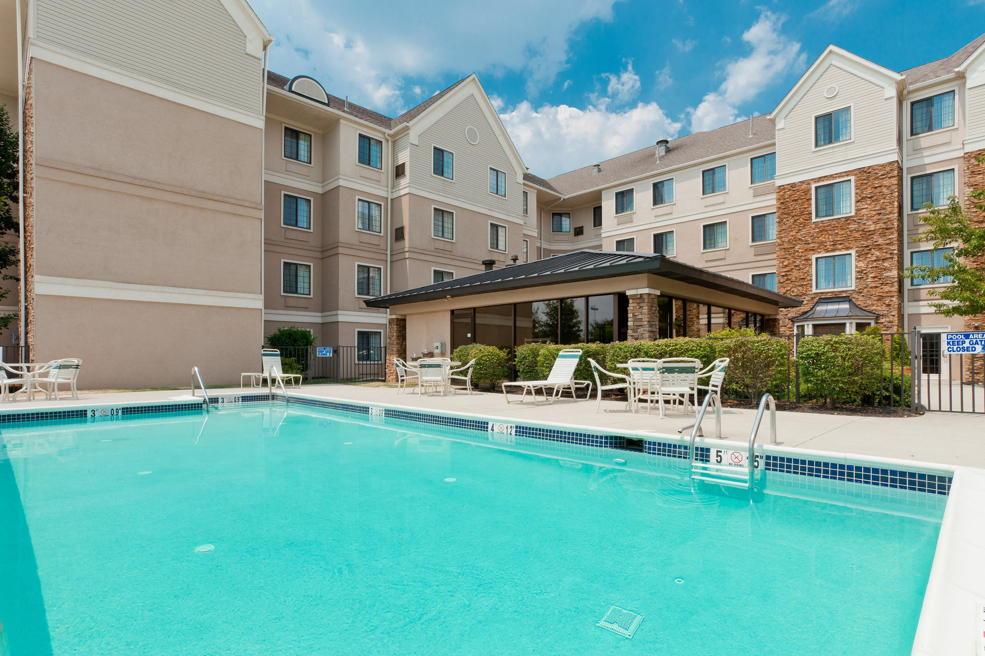 Staybridge Airport Lehigh Valley By Ihg Hotel 3*