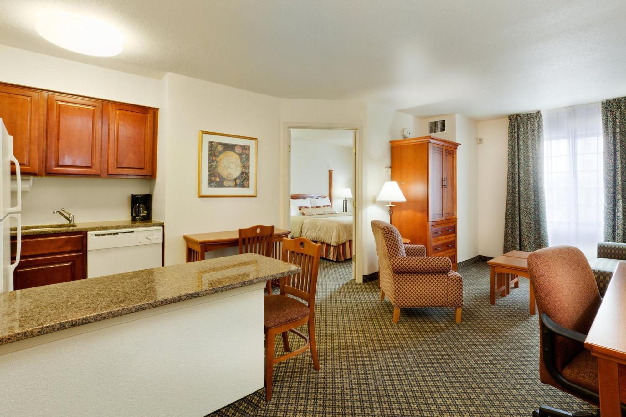 Staybridge Airport Lehigh Valley By Ihg Hotel Allentown