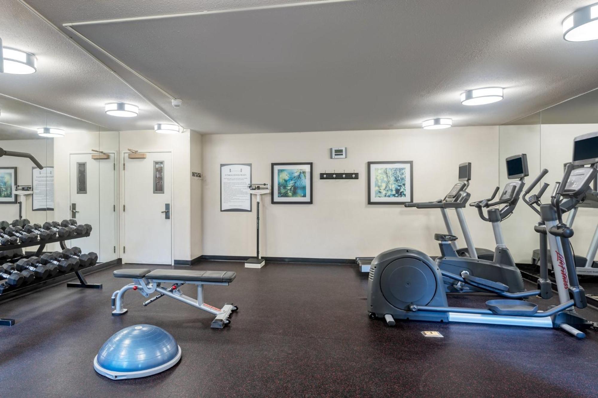 Hotel Staybridge Airport Lehigh Valley By Ihg 3*