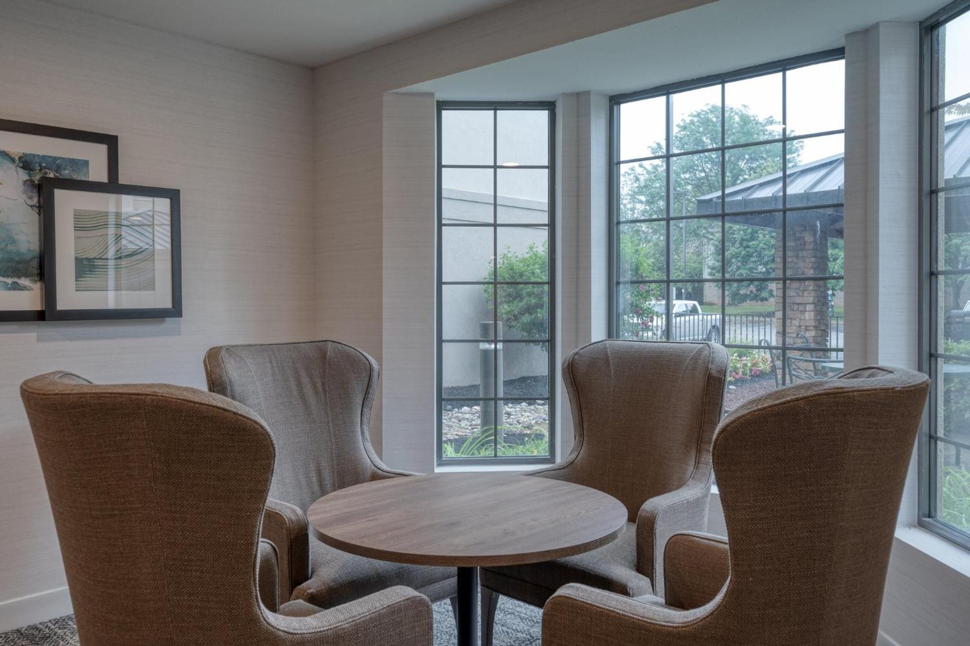 Staybridge Airport Lehigh Valley By Ihg Hotel