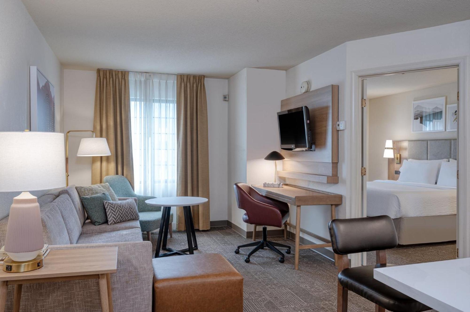 Staybridge Airport Lehigh Valley By Ihg Hotel 3*