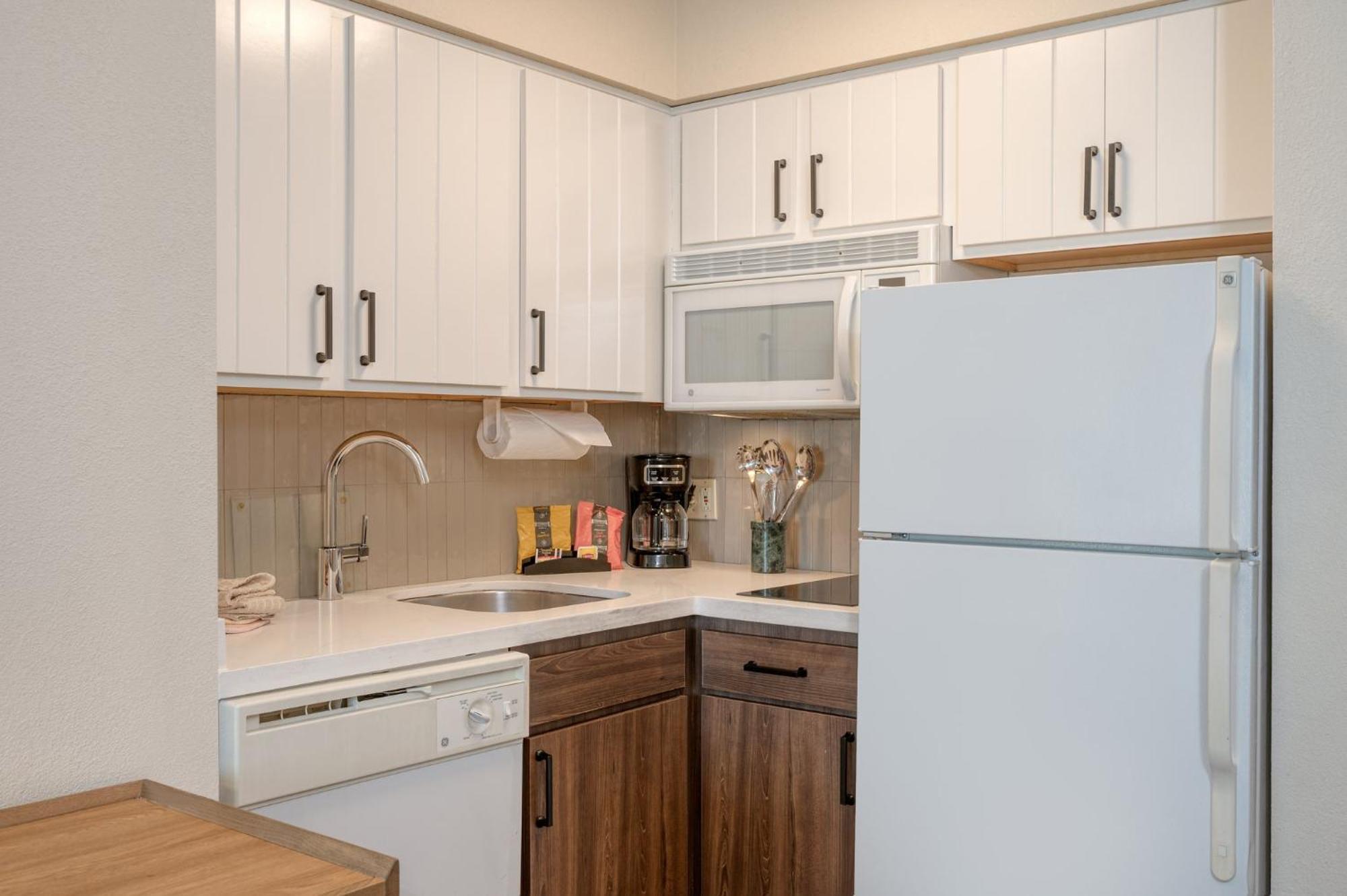 Hotel Staybridge Airport Lehigh Valley By Ihg Allentown