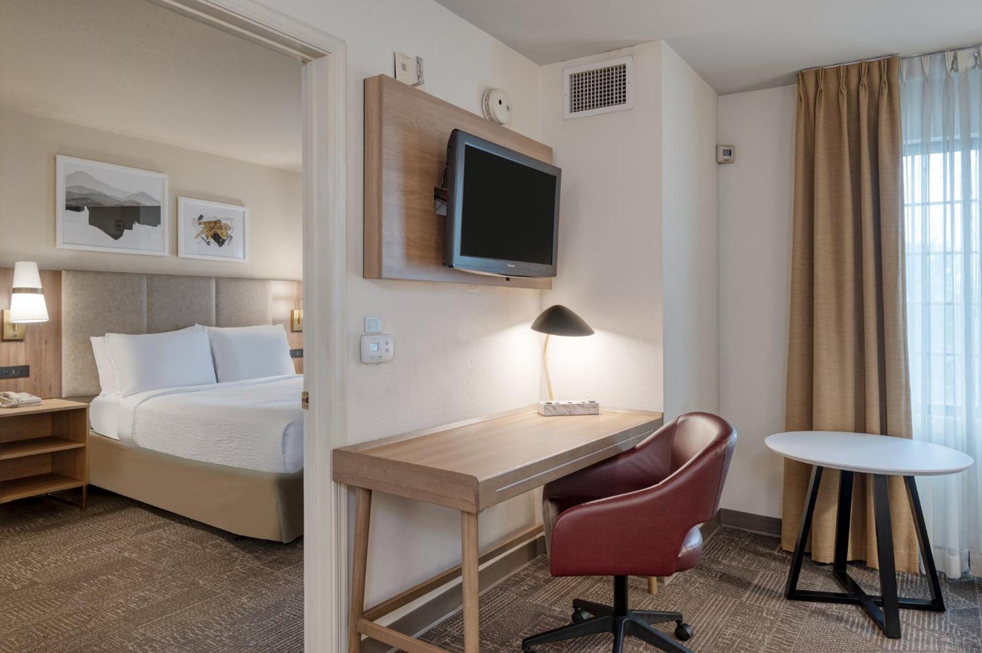 Staybridge Airport Lehigh Valley By Ihg Hotel Allentown