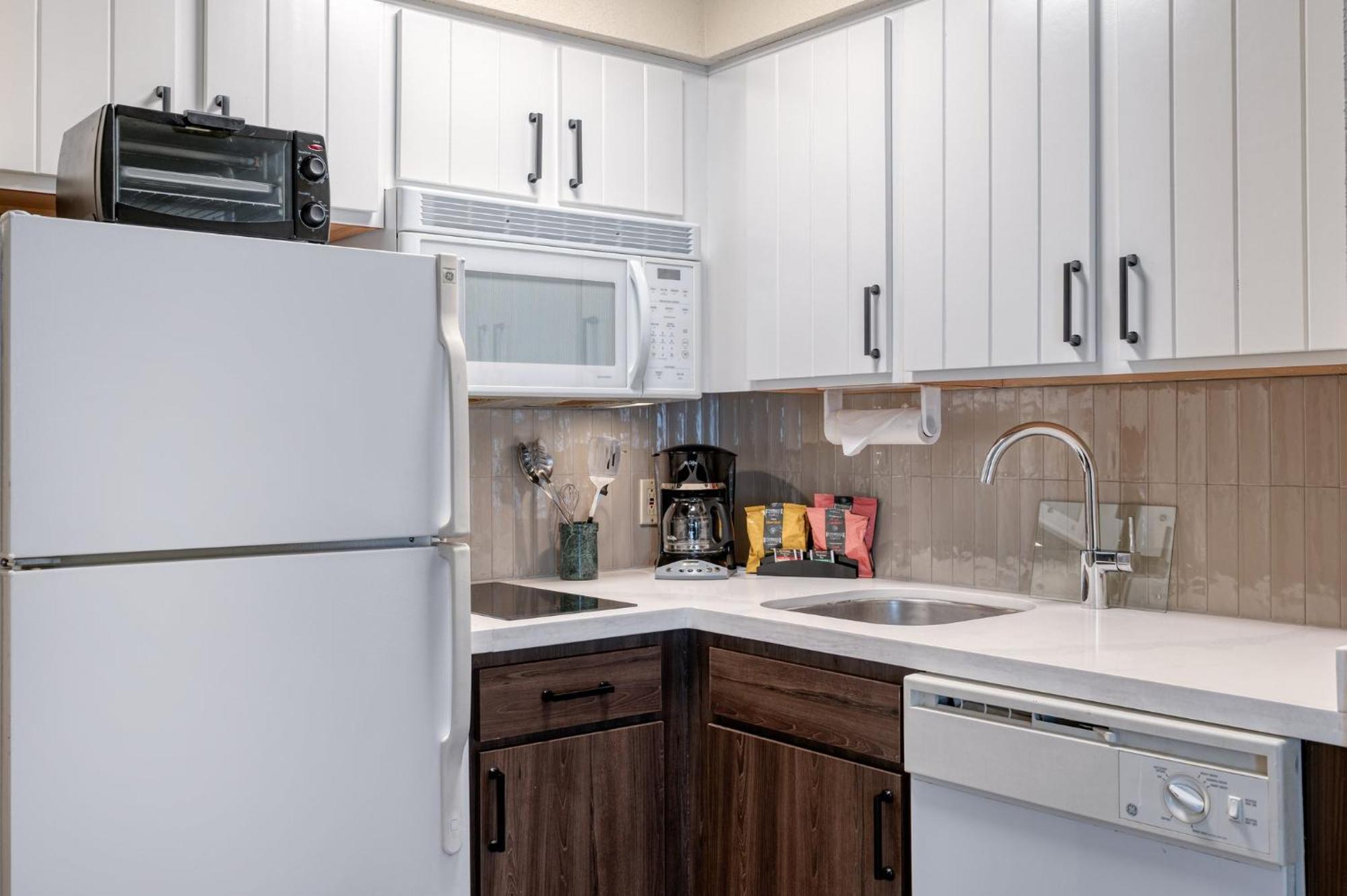 Hotel Staybridge Airport Lehigh Valley By Ihg Allentown