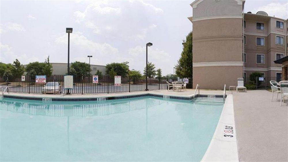 Staybridge Airport Lehigh Valley By Ihg Hotel